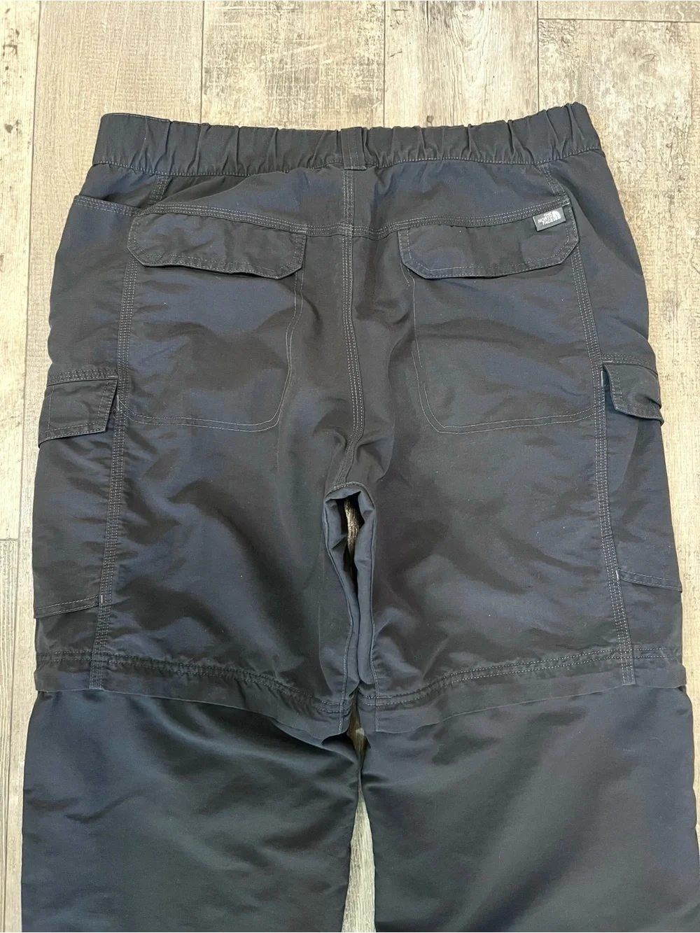 THE NORTH FACE Convertible Zip-Off Cargo Hiking Pants Mens L Dark Charcoal Grey